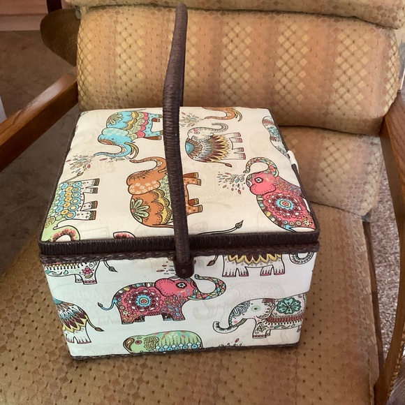Sewing Box Gorgeous Colorful Elephants Fabric Padded w Handle - Picture 6 of 14